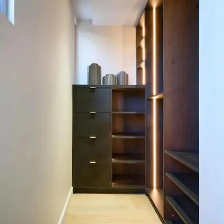 Contemporary Vallon *