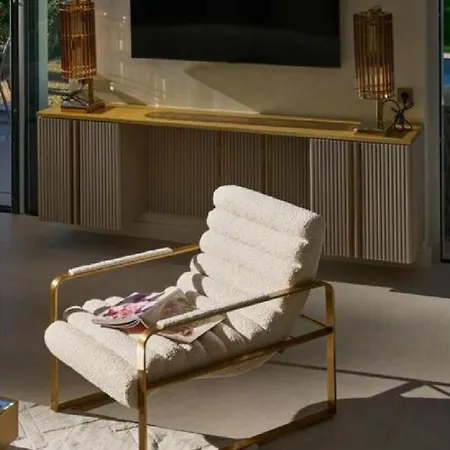 Contemporary Vallon Apartment